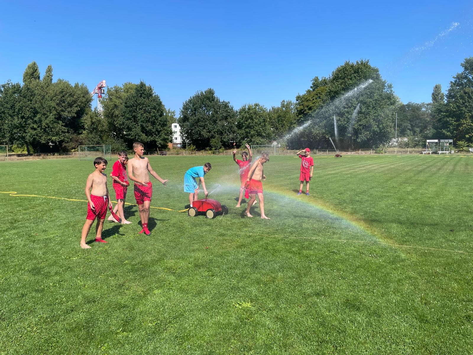 Jugendliche beim Fußball